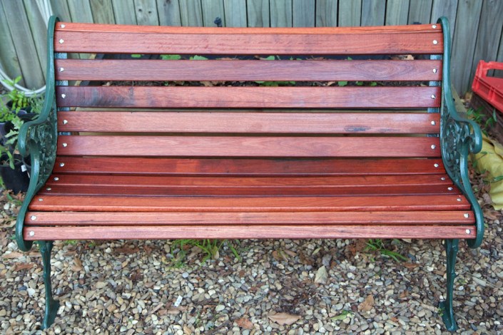 The rescued garden bench, as good as new!